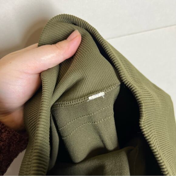 Lululemon Flow & Go Crop SEE MEASUREMENTS - Picture 12 of 12